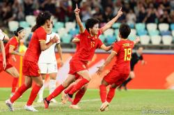 -中国女足成员展现出色技术，受到国际赞誉的简单介绍