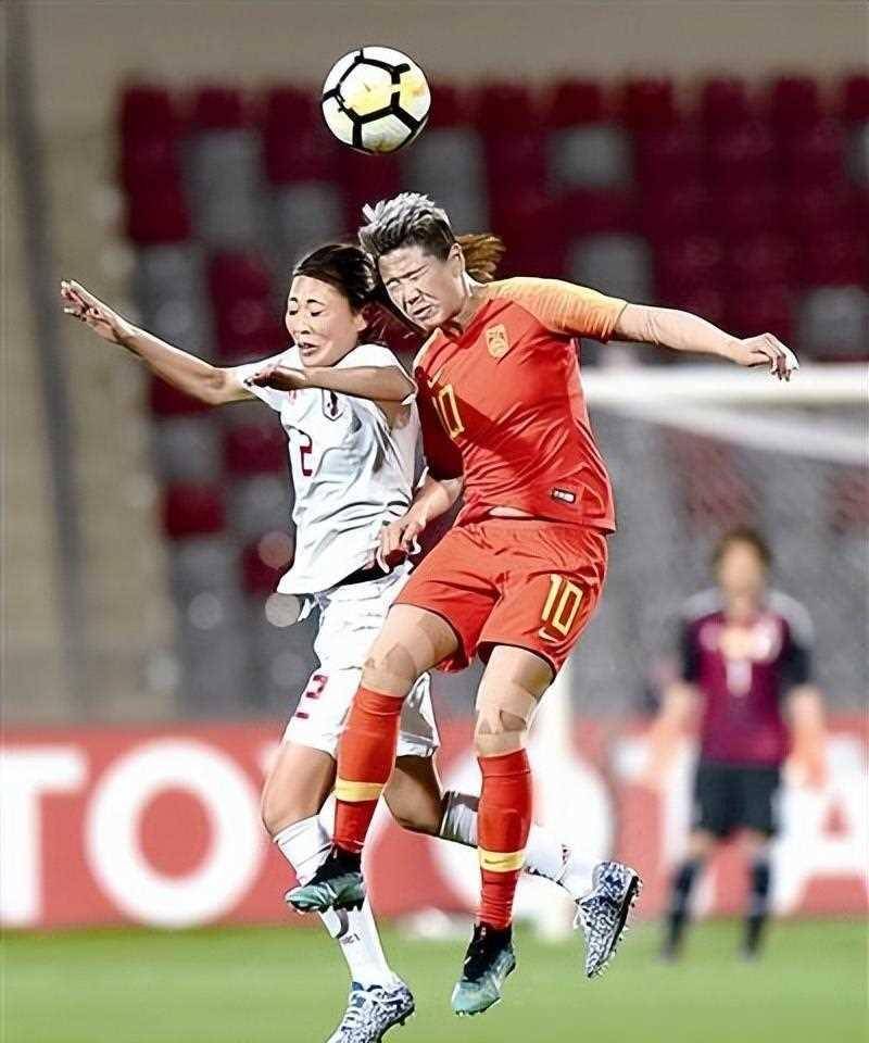 关于足球大赛决赛：女足势不可挡夺冠的信息