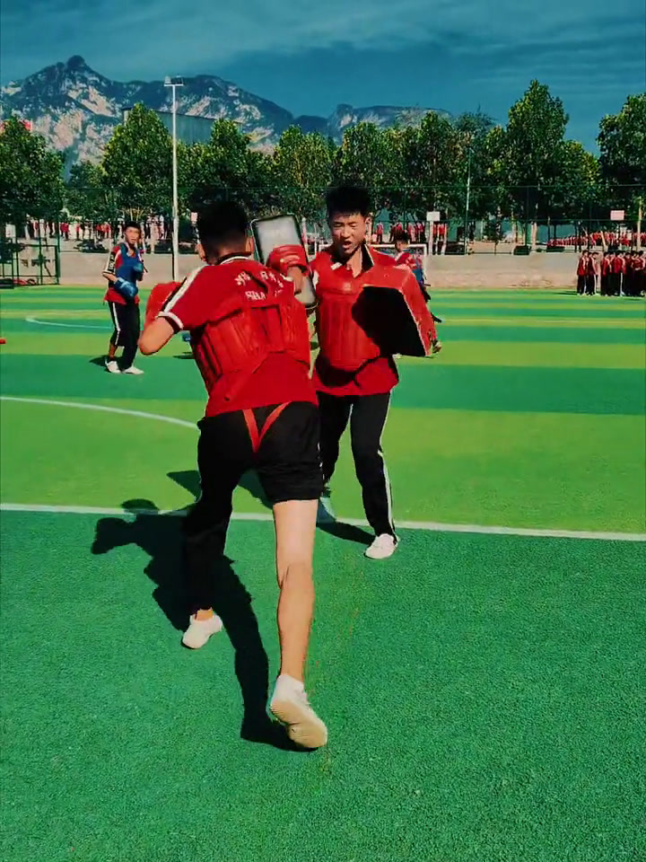 比赛中的困难考验锻炼球队意志