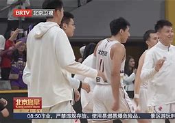 包含利沃诺客场逆转胜，保级前景明朗的词条